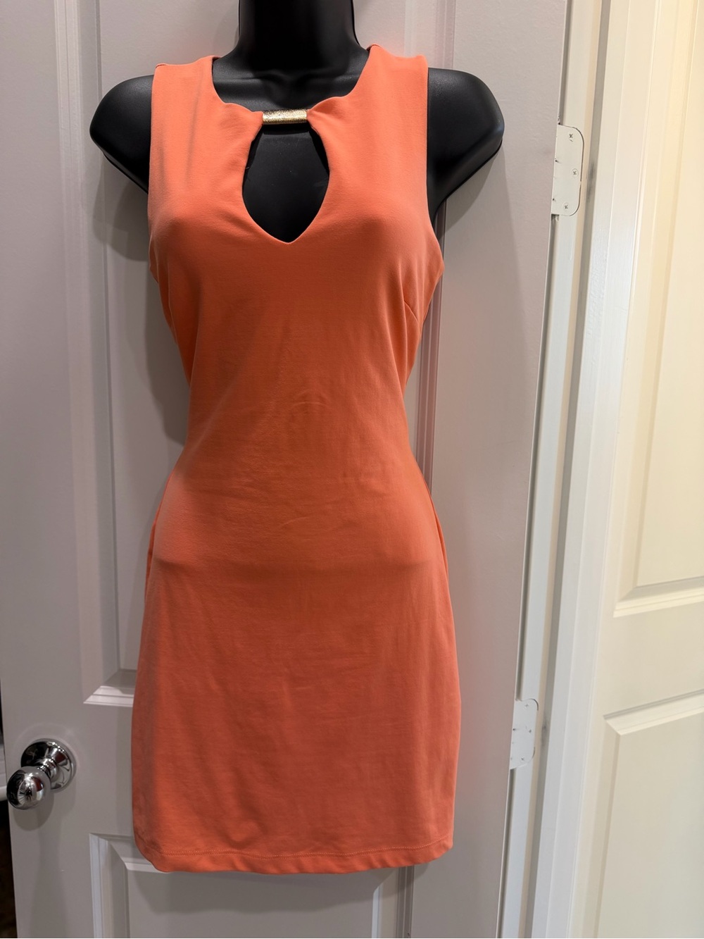 Bebe Persimmon Keyhole Bodycon Mini Dress Gold Bar Size Small